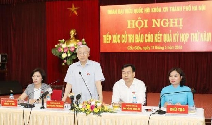 Party chief clears up concerns of Hanoi voters - 1