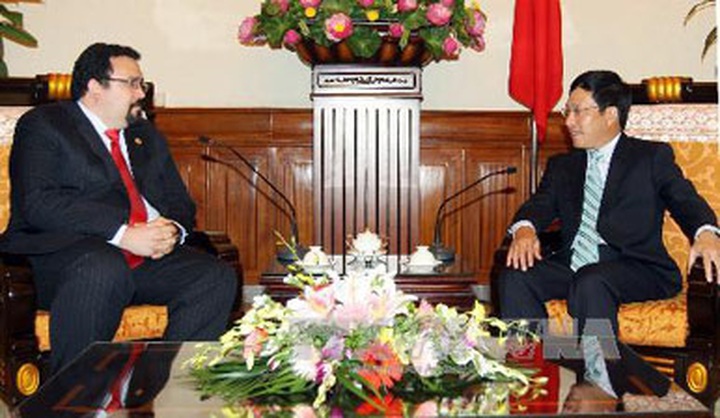 Venezuela attaches importance to relations with Vietnam - 1