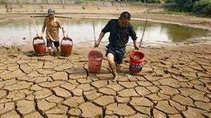 Extreme weather keeps battering Vietnam - 1