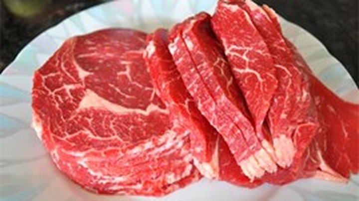 Canadian exporters eye Vietnamese beef market - 1