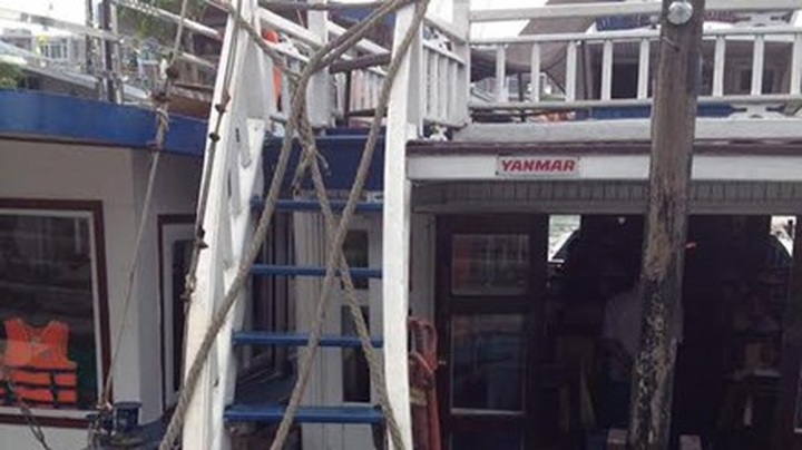 Tourists banned from sightseeing on deck - 1