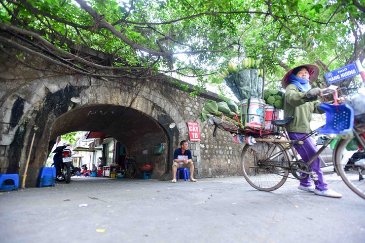 Hanoi to re-open railway arches - 2