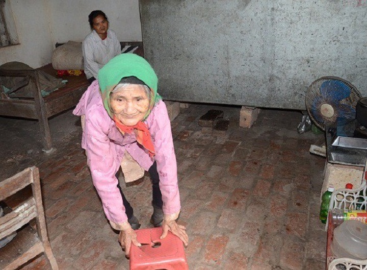 90-year-old woman cares for children with mental health issues - 2