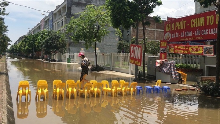 Hanoi luxury residential area faces constant flooding - 2 Hanoi luxury residential area faces constant flooding - 2