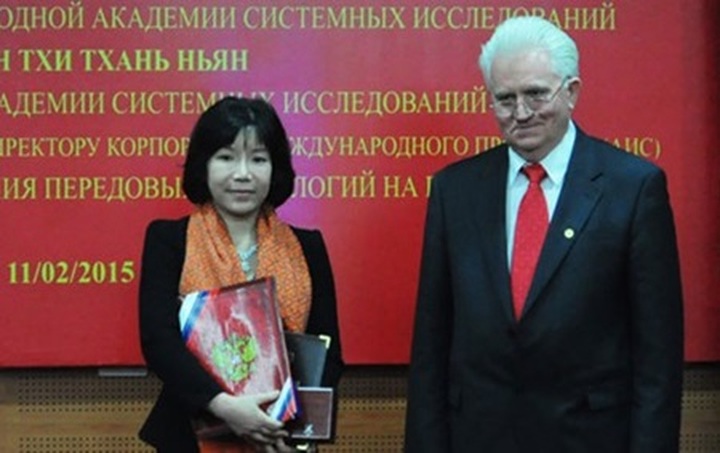 Russian academy honours Vietnamese woman scientist - 1