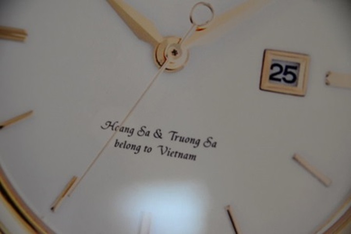 Swiss watches with Vietnamese flag, archipelagos on sale - 3 Swiss watches with Vietnamese flag, archipelagos on sale - 3