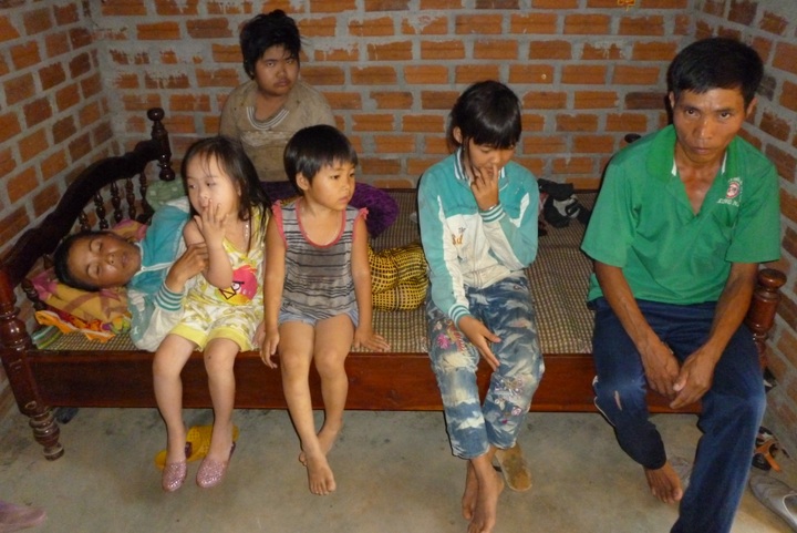 Family in desperate need of help - 1