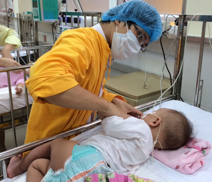 Hanoi faces risk of hand, foot and mouth, dengue fever outbreak - 1