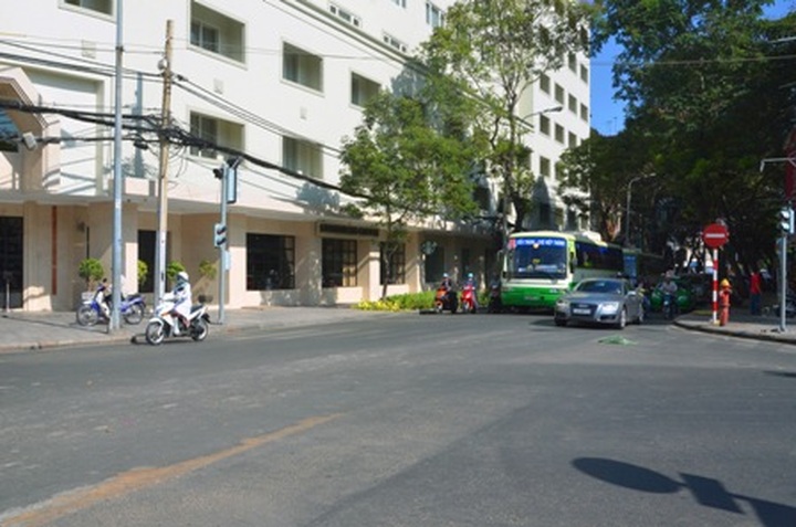 Hot, dry season brings fire to HCM City - 1 Hot, dry season brings fire to HCM City - 1