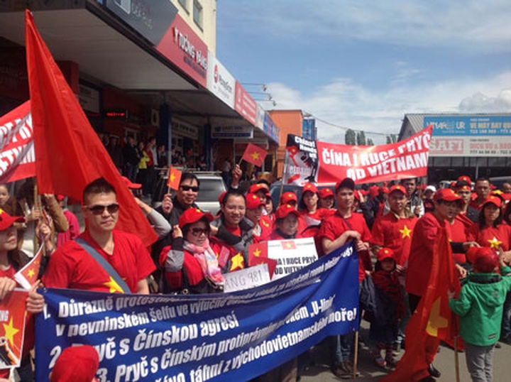 Overseas Vietnamese protest against Chinese oil rig - 9