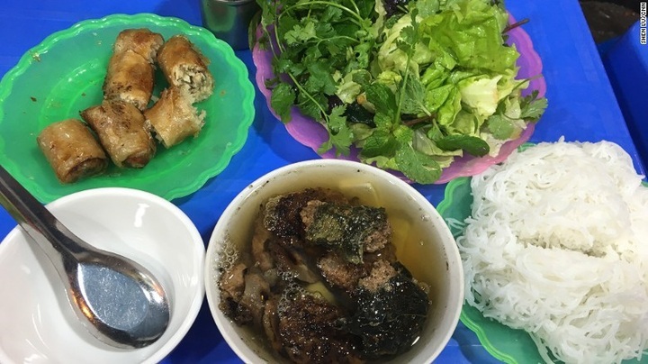 CNN suggests 10 dishes visitors should try in Vietnam - 10