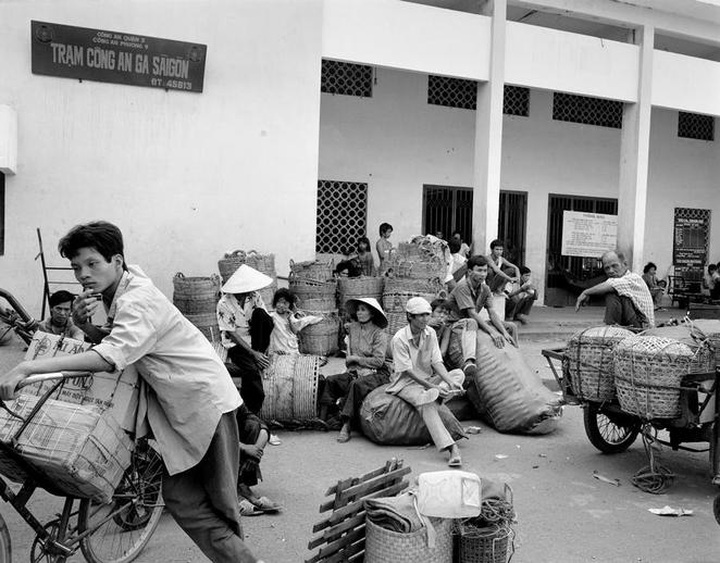 Vietnamese life in the 1990s - 10