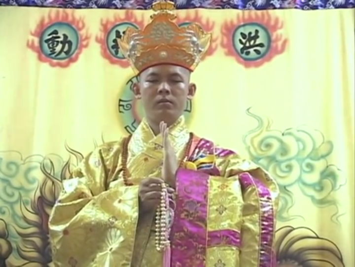 Monk in Can Tho suspended for inappropriate Facebook photos - 8 Monk in Can Tho suspended for inappropriate Facebook photos - 8