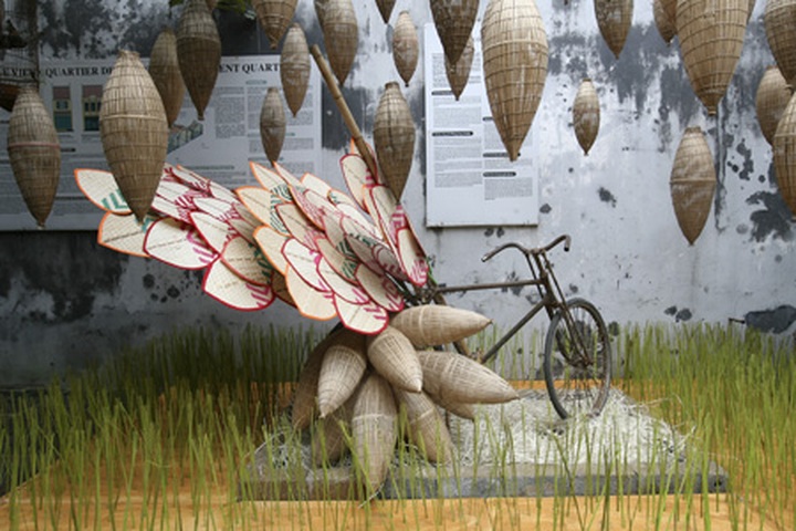 Exhibition features old Hanoi’s space - 10 Exhibition features old Hanoi’s space - 10