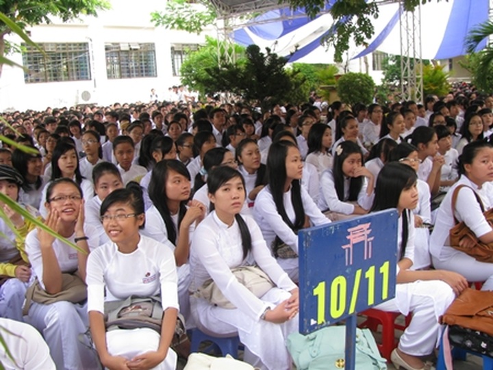 High-school students put off by high fees - 1 High-school students put off by high fees - 1