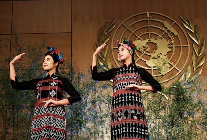 Ao Dai fashion show at UN headquarters - 4