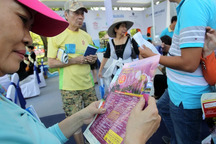 More Vietnamese prefer holidays abroad - 1