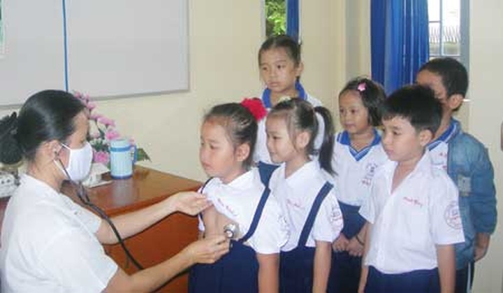 Ministries join hands on school health care - 1