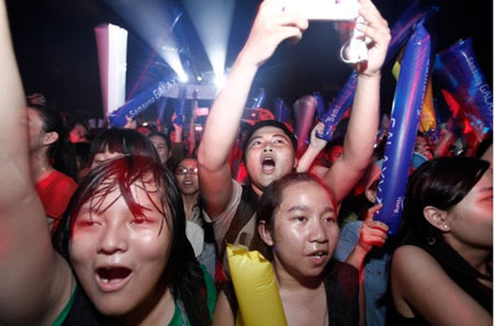 Did Vietnamese teen concert-goers overreact? - 1