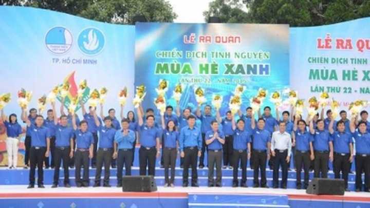 Ho Chi Minh City: 80,000 students join voluntary work during summer - 1