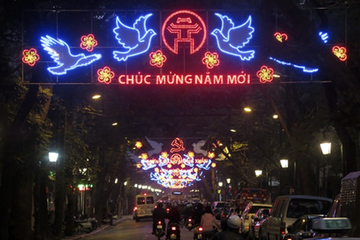 Hanoi prepares for Tet - 12