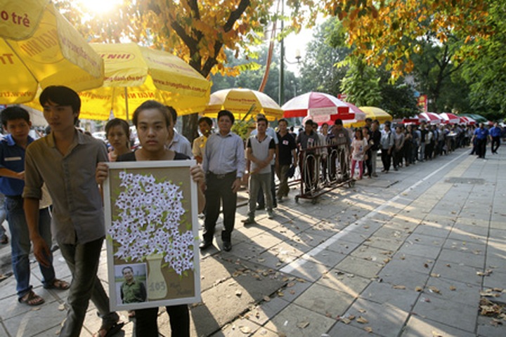 Moving photos at General Giap’s house on final tribute day - 5 Moving photos at General Giap’s house on final tribute day - 5