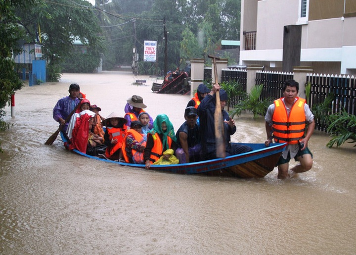 Thousands of flood victims in Binh Dinh in need of food - 2 Thousands of flood victims in Binh Dinh in need of food - 2