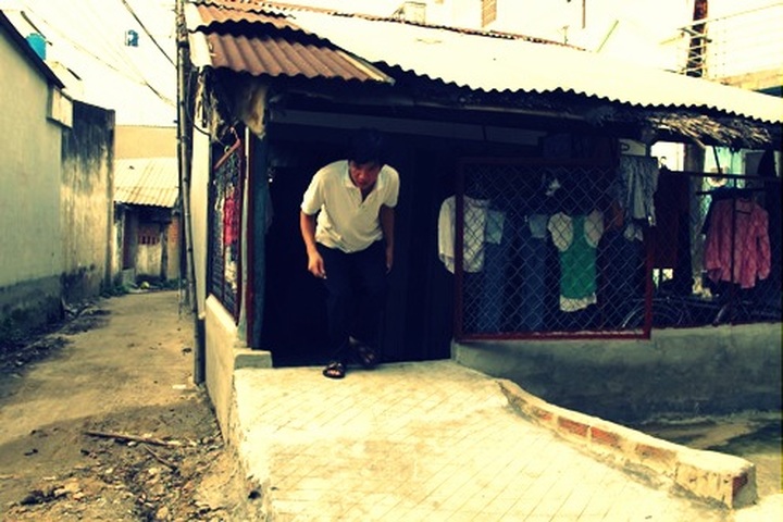 Increasing rainy seasons put homes below street level - 3 Increasing rainy seasons put homes below street level - 3