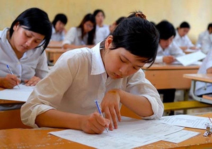 Universities offer discount courses to attract students - 1 Universities offer discount courses to attract students - 1