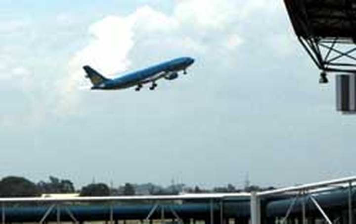 Foreign air carriers expand - 1