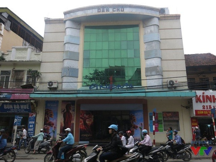 Iconic cinema closes in Hanoi - 1