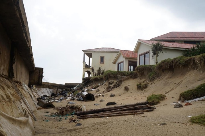 Erosion threatens Cua Dai Beach - 3