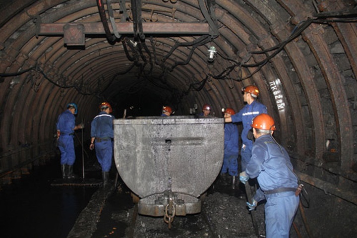 One worker trapped after a coal mine flood - 1 One worker trapped after a coal mine flood - 1