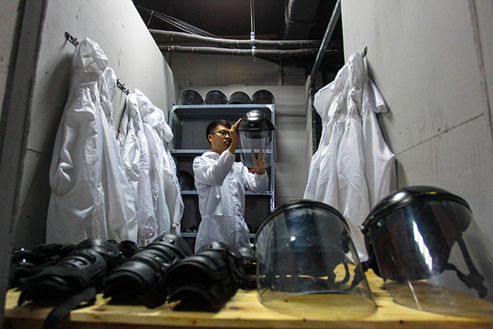 Fury room in Hanoi offers stress relief - 3 Fury room in Hanoi offers stress relief - 3