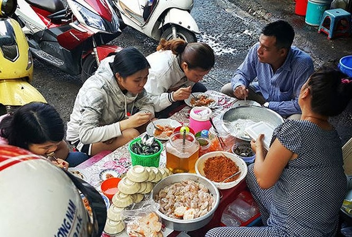 Vietnam tightens food hygiene and safety - 1