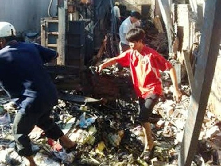 Three people in family die in fire - 1 Three people in family die in fire - 1