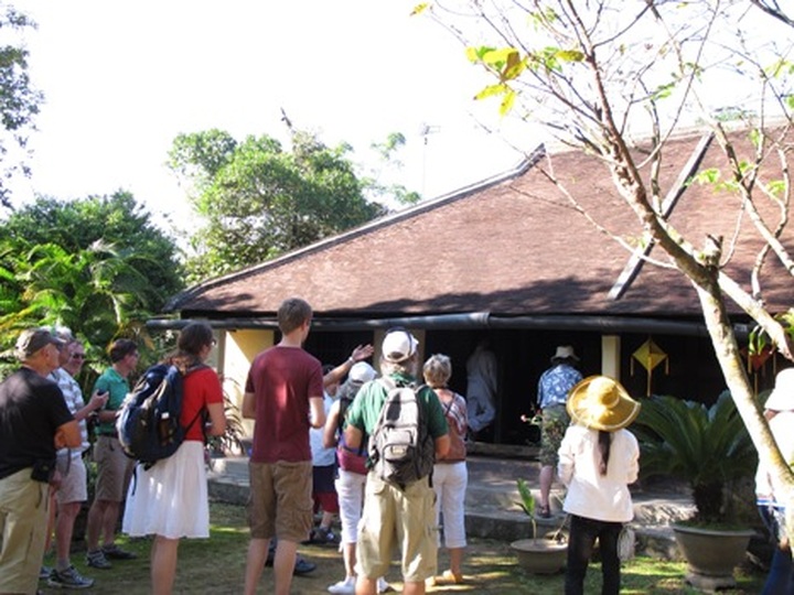 Visiting Phuoc Tich village - 16