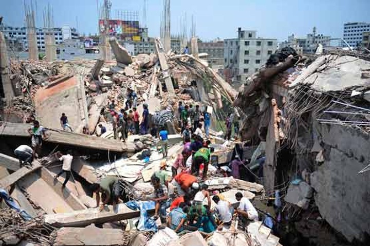 Bangladesh building collapse kills 82, traps others - 1