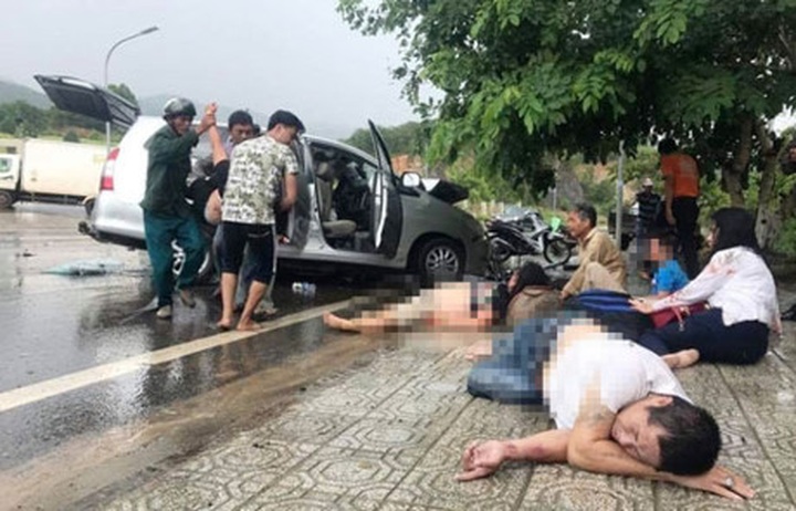 Nine injured after Lam Dong car crash - 1 Nine injured after Lam Dong car crash - 1
