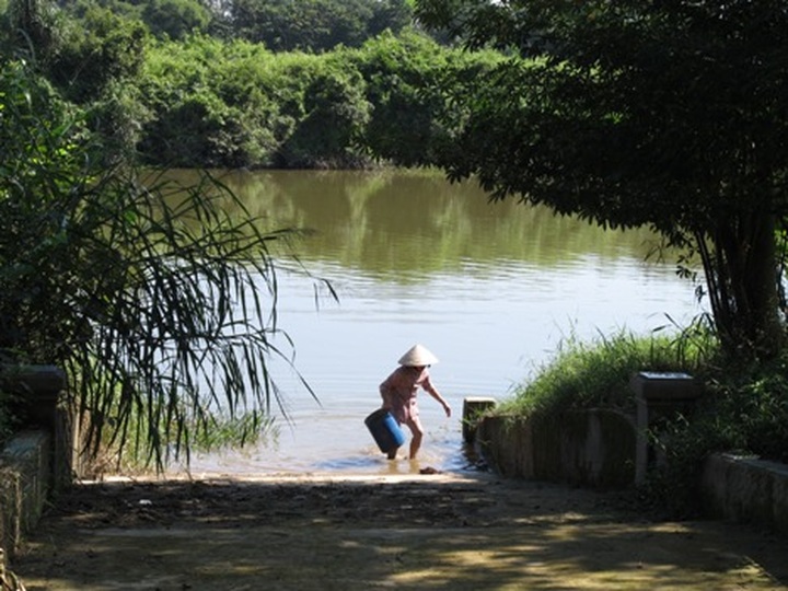 Visiting Phuoc Tich village - 18