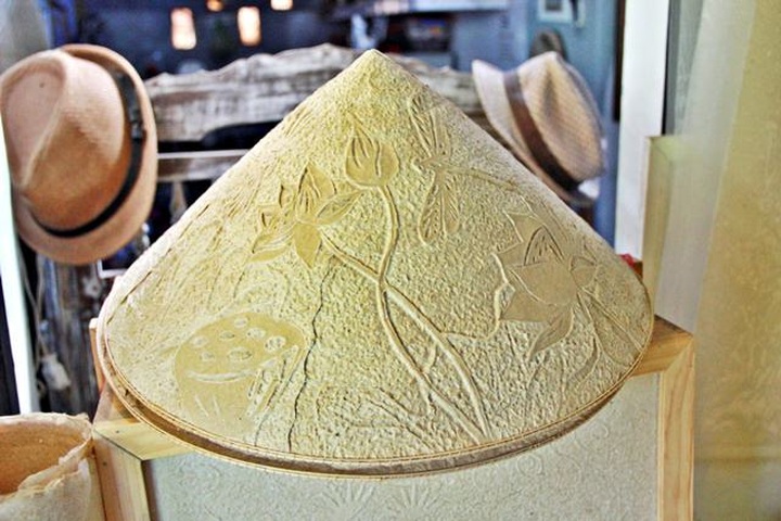 Hue artist creates special works from bamboo paper - 10 Hue artist creates special works from bamboo paper - 10