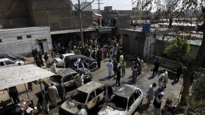 Blast kills 17 as Pakistani Taliban avenge executed Islamist - 1