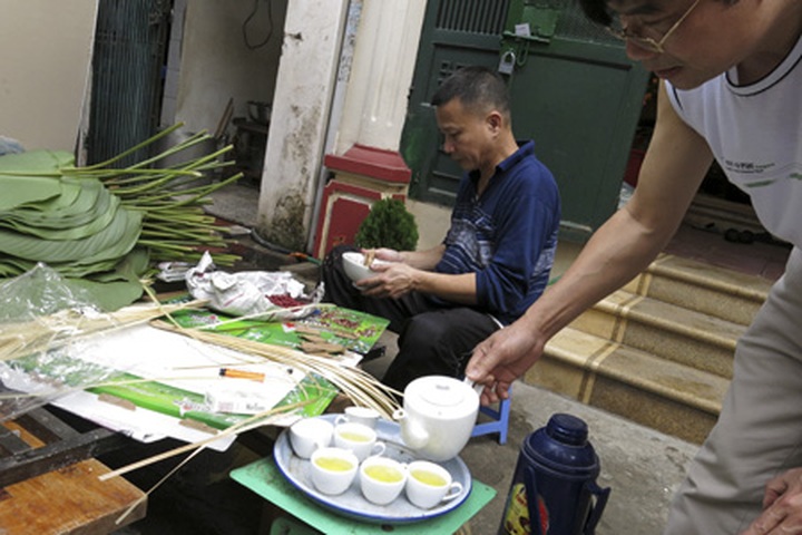 Making Chung Cake warms up neighbourhood - 3