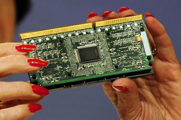 Tech firms battle to resolve major security flaw - 1