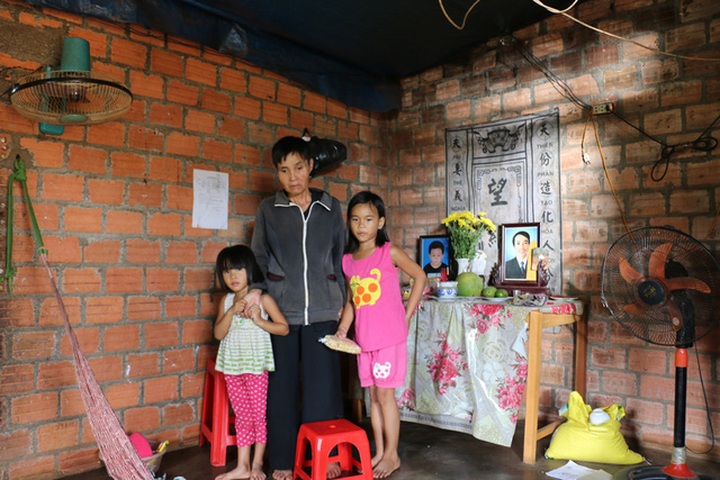 Grandmother struggles to care for orphaned children - 1