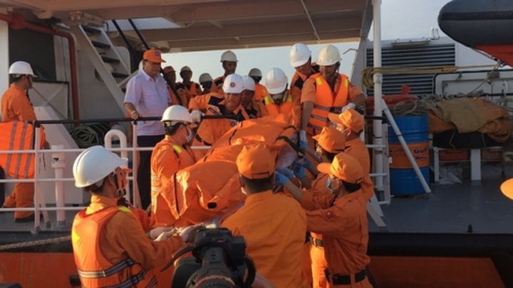 Nine bodies recovered from Ba Ria-Vung Tau sunken ship - 1 Nine bodies recovered from Ba Ria-Vung Tau sunken ship - 1