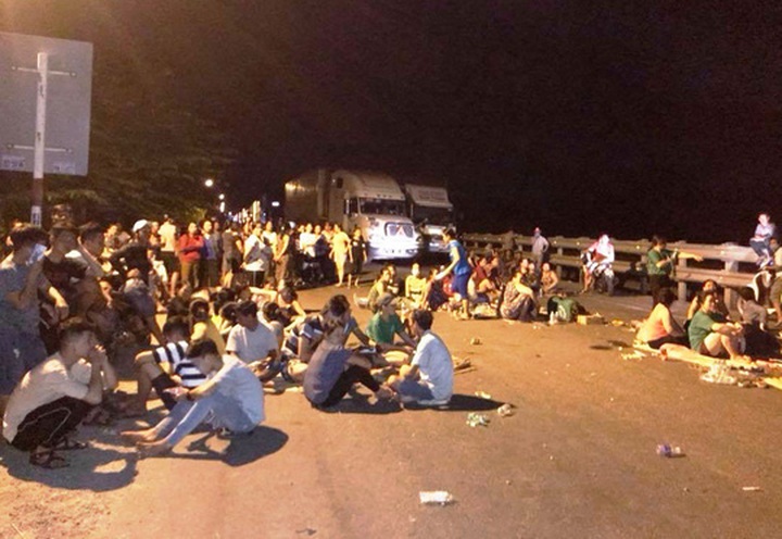 Nine prosecuted for Quang Ngai pollution protest - 1