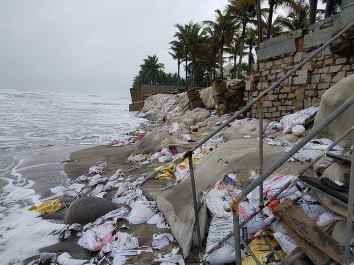 Cua Dai Beach continues to be damaged - 1 Cua Dai Beach continues to be damaged - 1