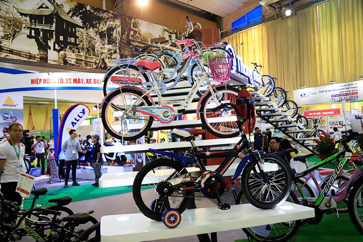 Old bikes displayed in Hanoi - 2