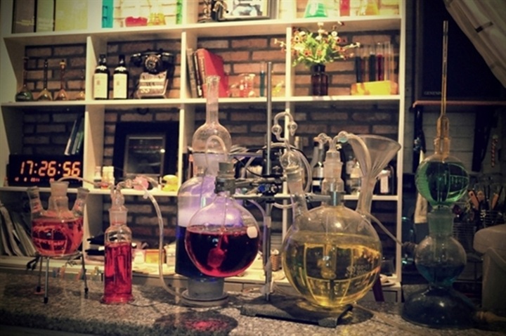 'Science' café opens in HCM City - 1